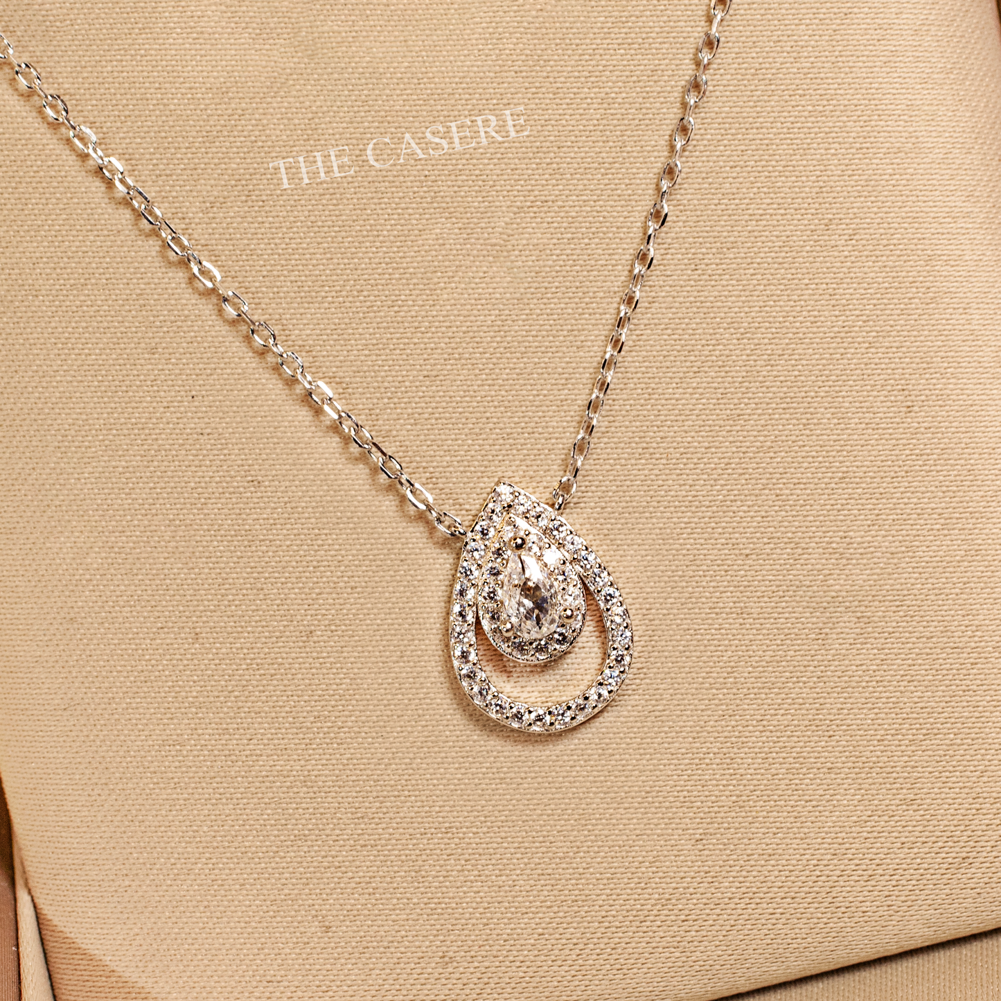 ELEGANT PRINCESS NECKLACE